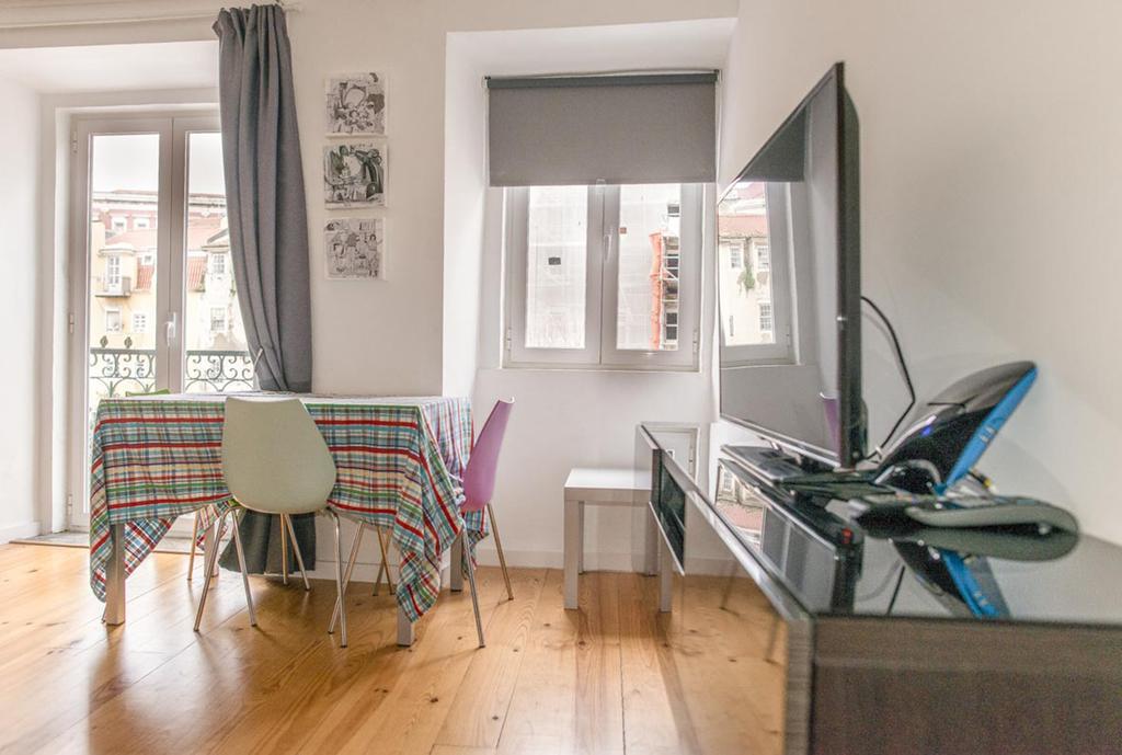 Apartamento Martires Da Patria Lisbon Exterior photo